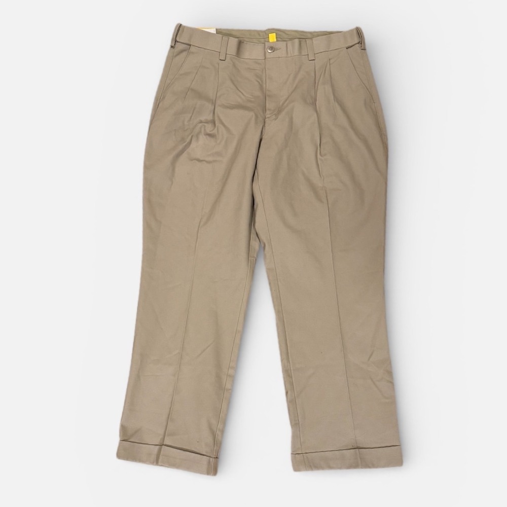 NWT Cabela's ‎ PLEATED-FRONT wrinkle-free
accu-waist chinos khaki pleated 38x30
